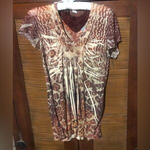 Comfortable and lightweight. Goes with casual or dressy.